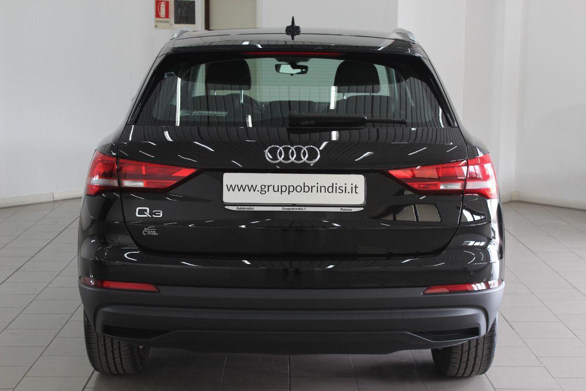 AUDI - Q3 - 35 TDI S tronic Business