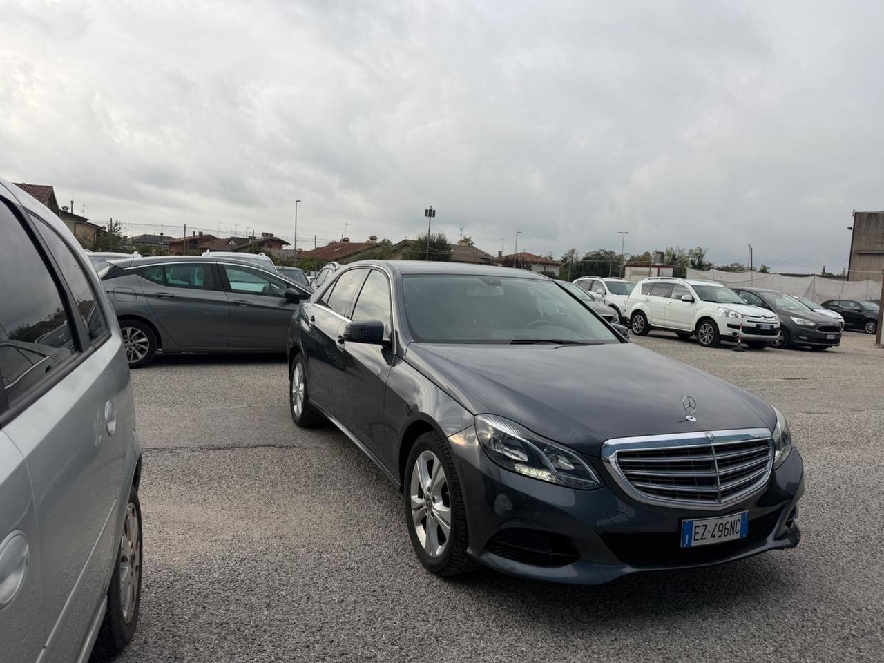 Mercedes-benz E 220 Blue TEC Automatic Premium -