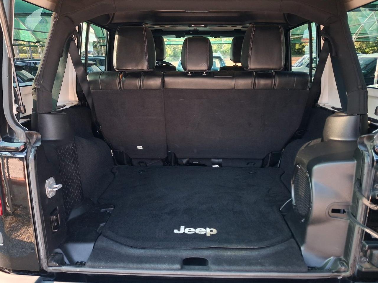 Jeep Wrangler Unlimited 2.8 crd UNLIMITED Sahara