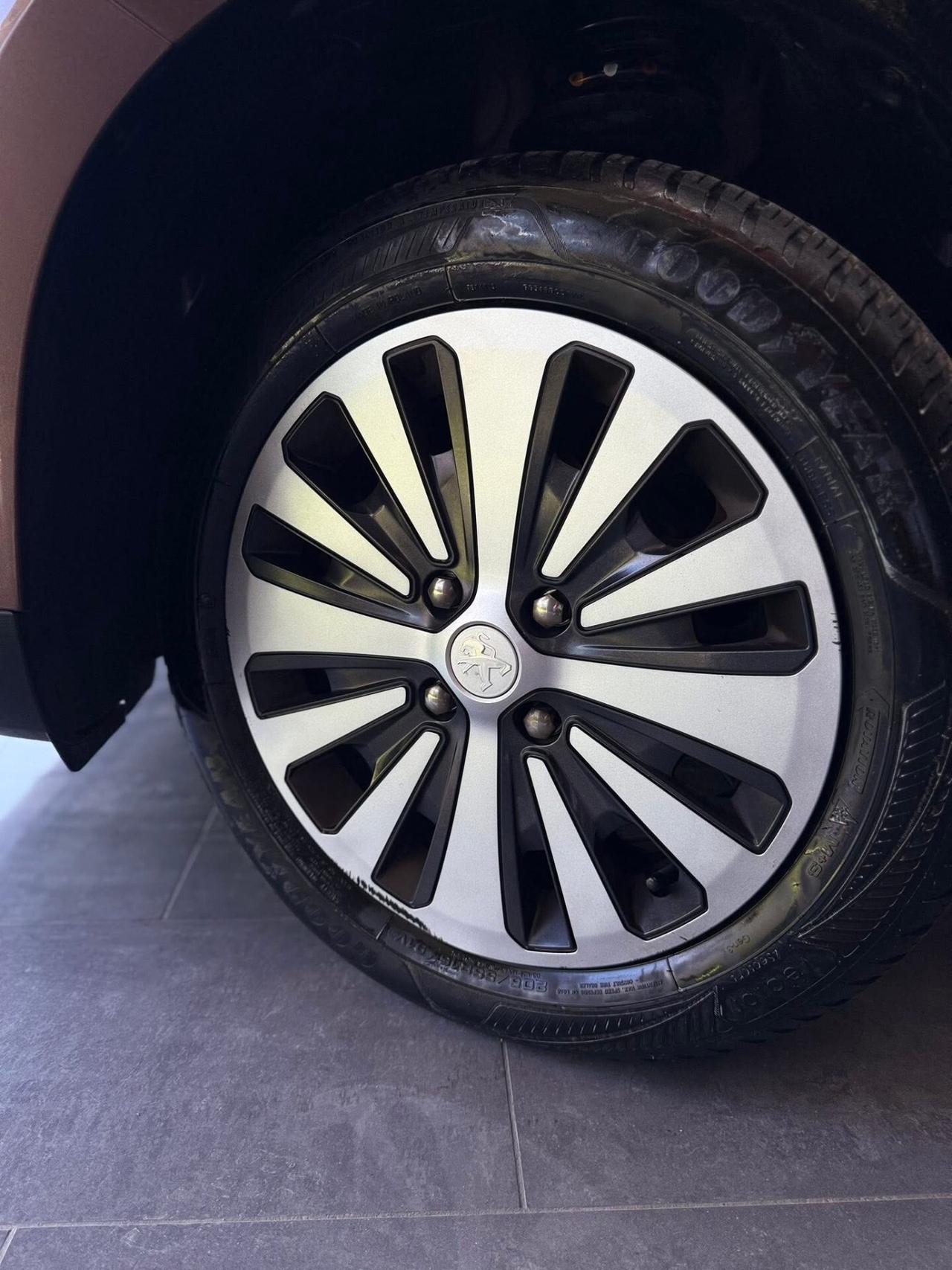 Peugeot 2008 1.6 e-HDi 92cv ETG6 Allure 2014