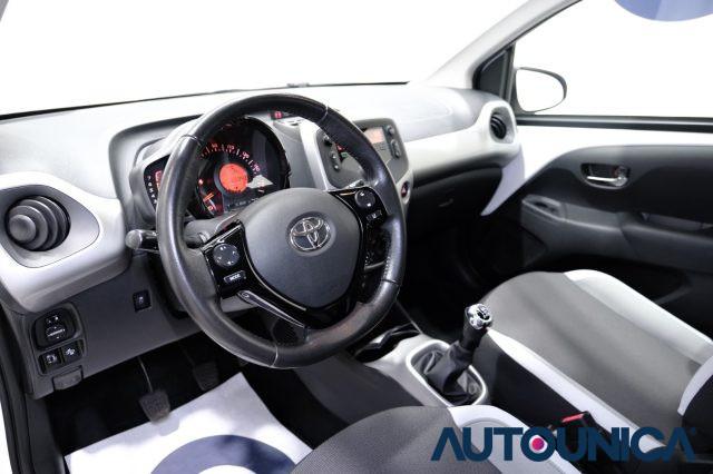 TOYOTA Aygo 1.0 VVT-i 69 CV 5 PORTE X-COOL TSS NEOPATENTATI