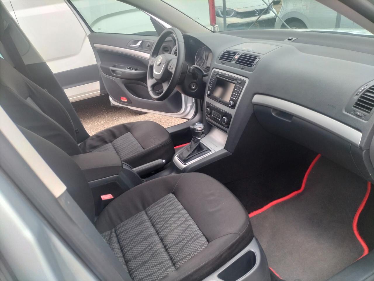 Skoda Octavia 2.0 TDI CAMBIO AUTOMATICO