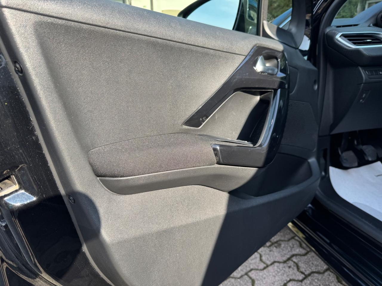 Peugeot 208 PureTech 82 Stop&Start 5 porte Allure