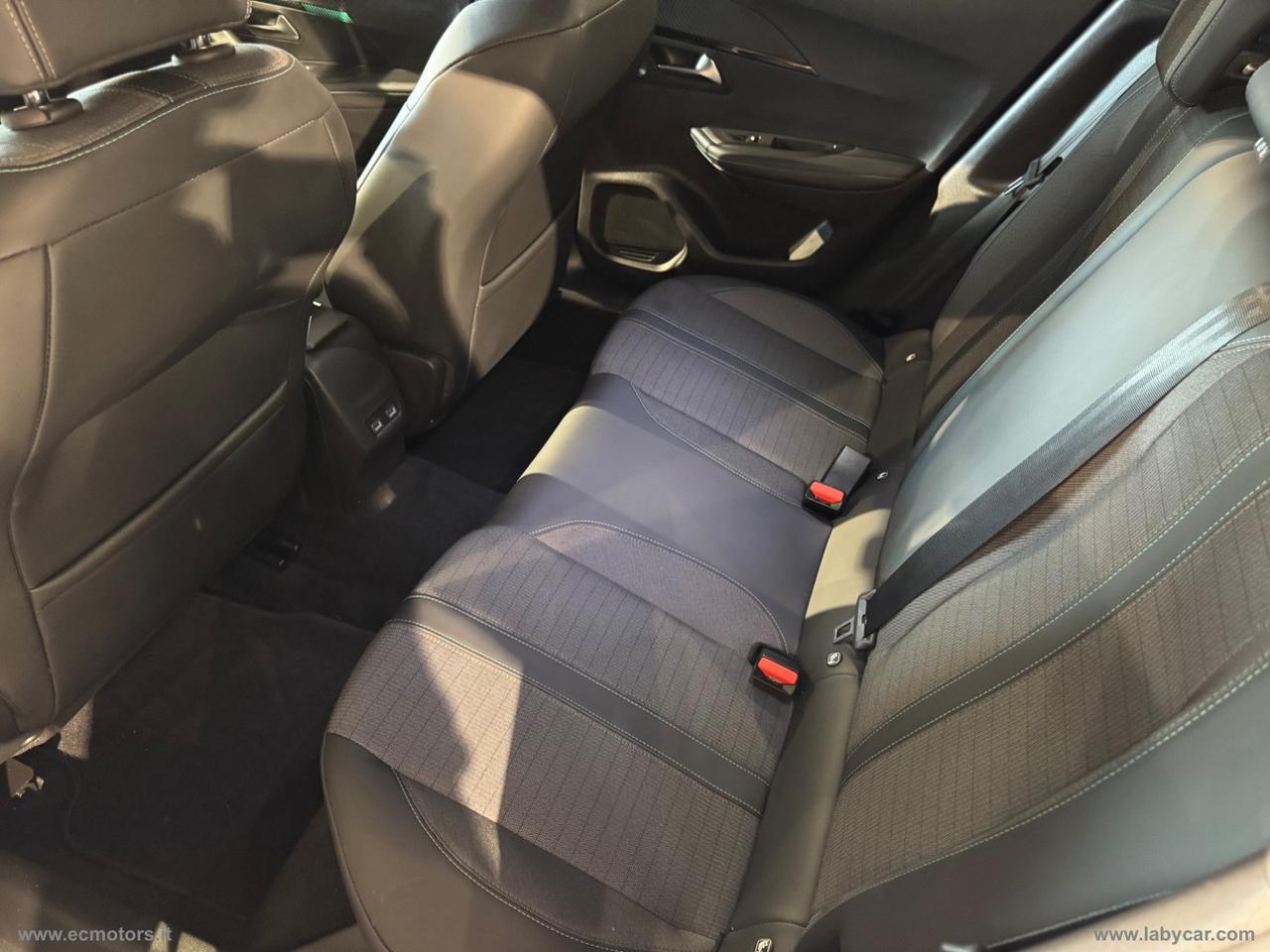 PEUGEOT 2008 BlueHDi 130 S&S EAT8 Allure