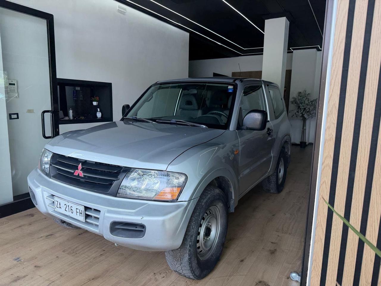 Mitsubishi Pajero 3.2 16V DI-D 3p. GLX