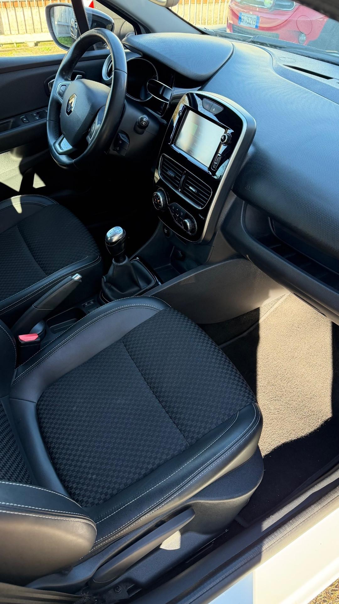 Renault Clio dCi 8V 75 CV Start&Stop 5 porte Energy Duel