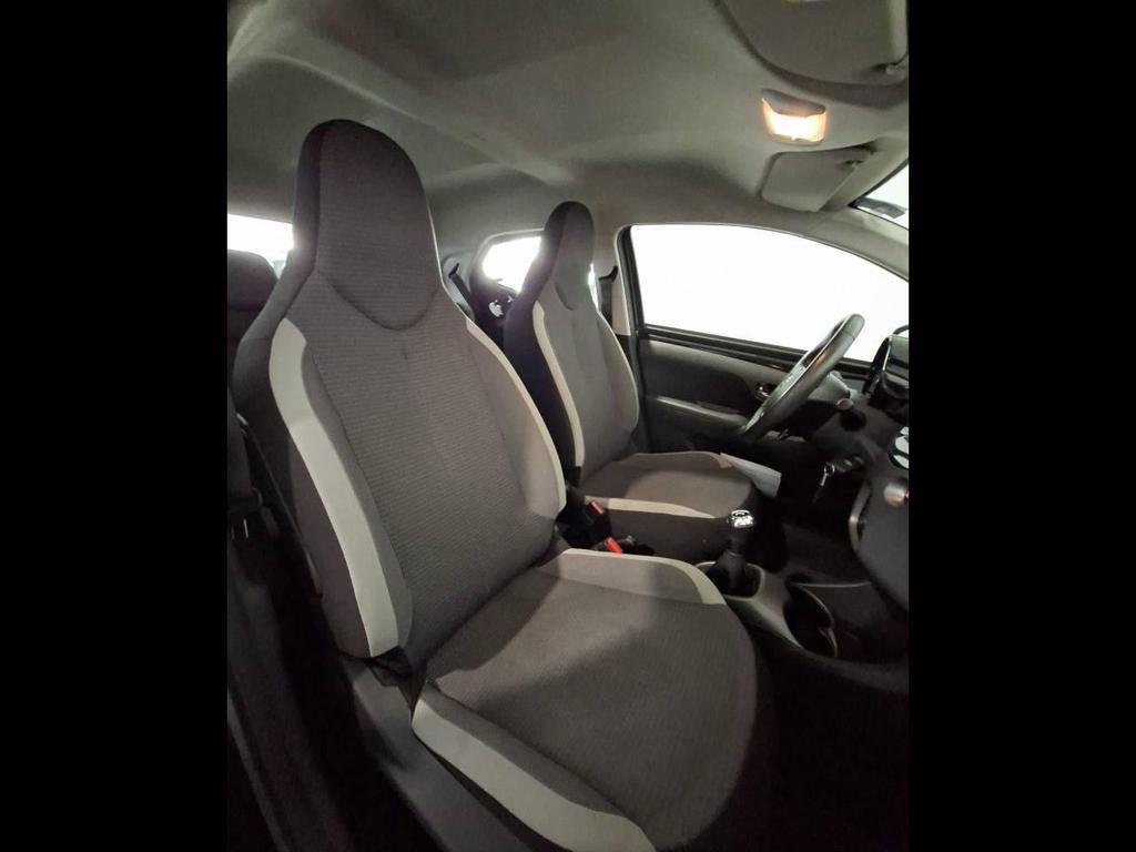 Toyota Aygo 5 Porte 1.0 VVT-i x-play