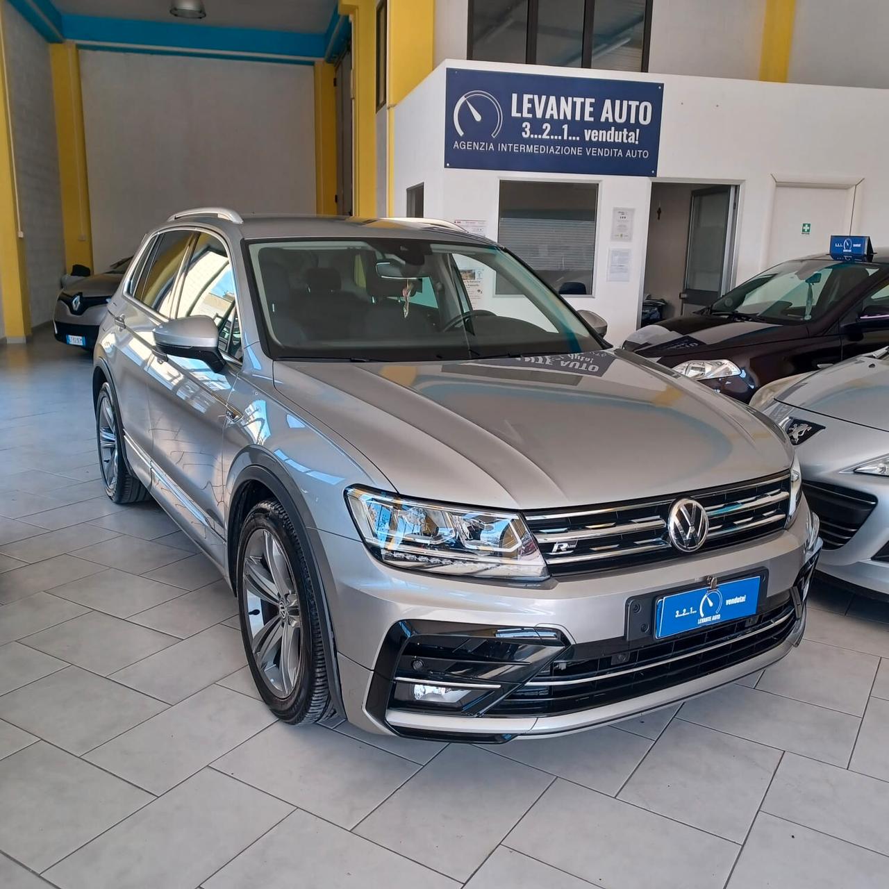 63.000 KM TAGLIANDI UFFICIALI TIGUAN R-LINE 1.6 TDI FULL OPTIONL