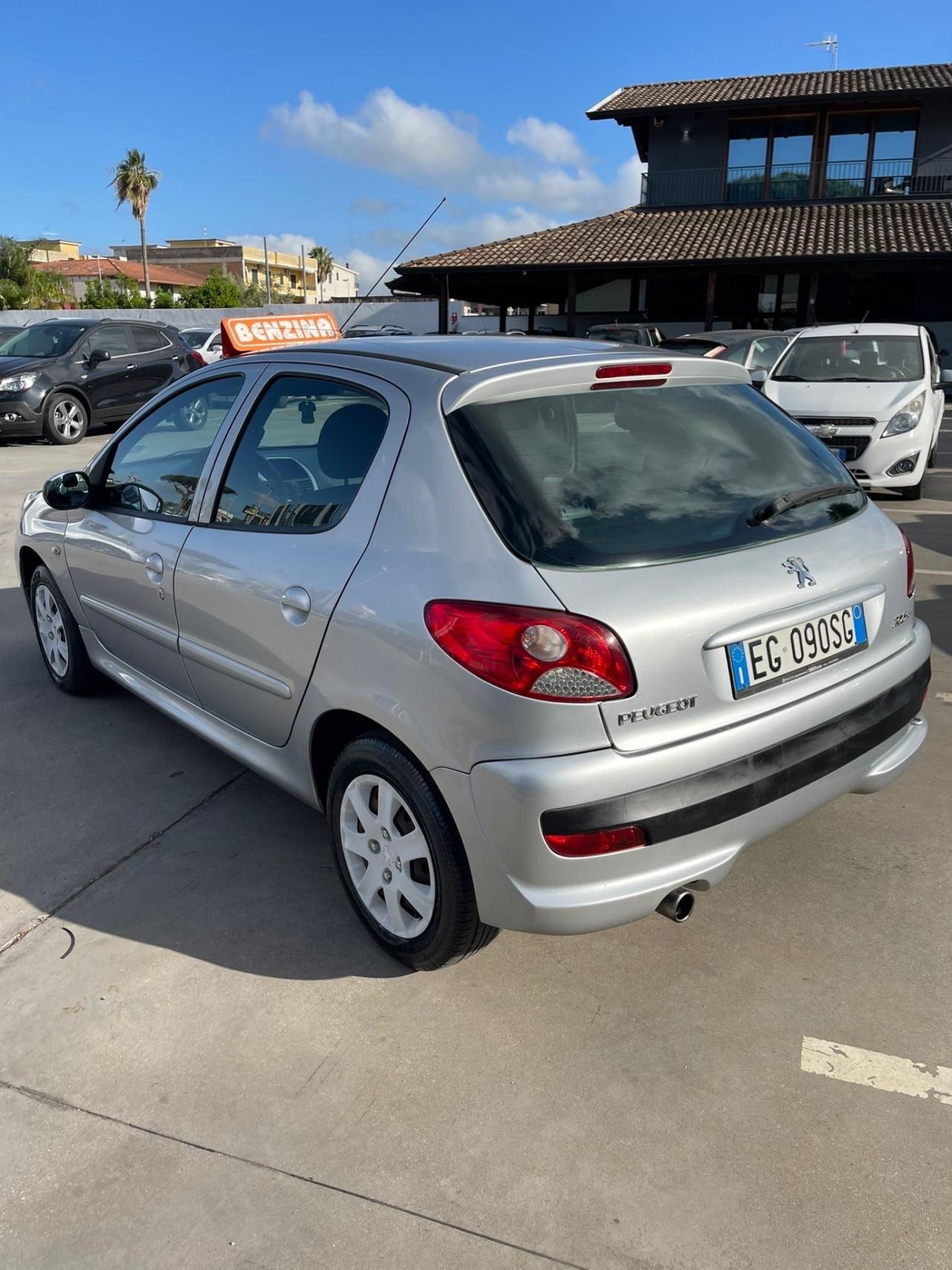Peugeot 206 plus 1.1 2011 120 mila km