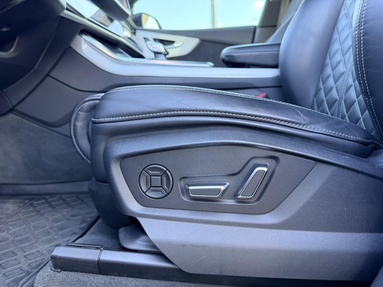 Audi Q8 50 TDI 286 CV quattro s-line plus cerchi 23