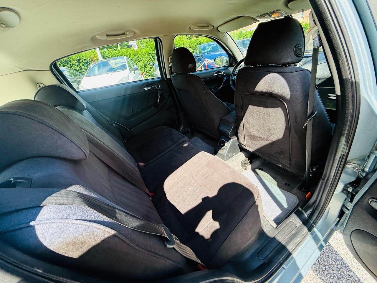Alfa Romeo 147 1.6 B/GPL 16V Distinctive