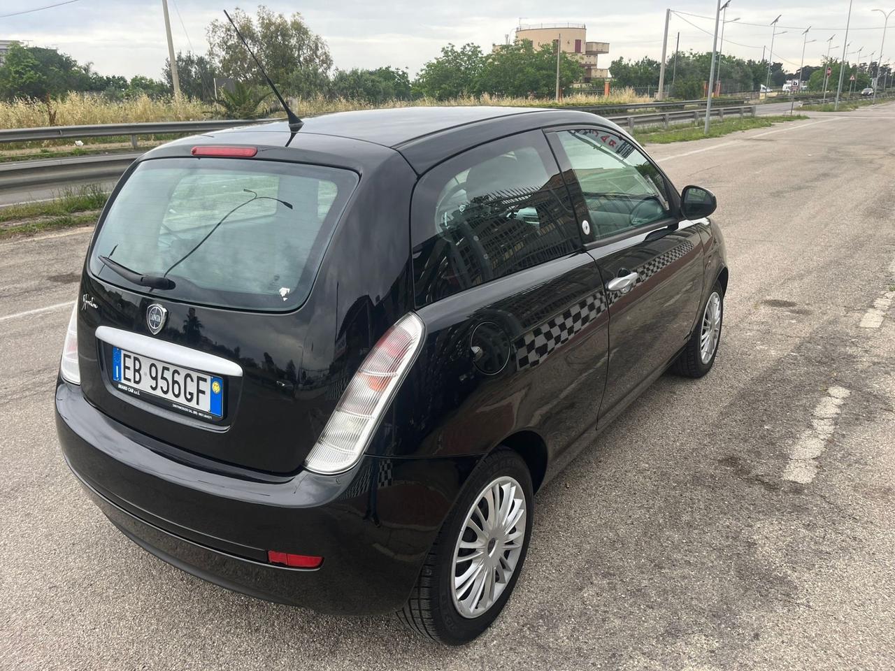 Lancia Ypsilon 1.4 Oro Ecochic GPLUnipro 2010