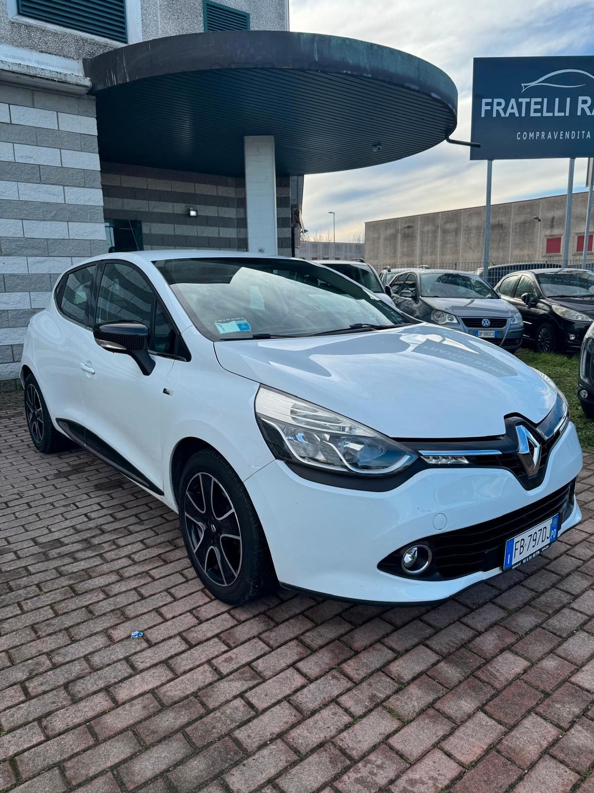Renault Clio 1.2 75 CV 5 porte Duel
