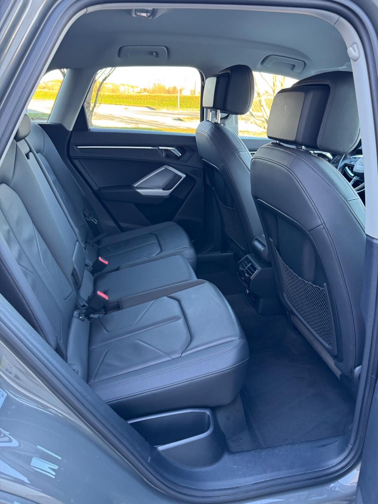 Audi Q3 35 TFSI S tronic Business