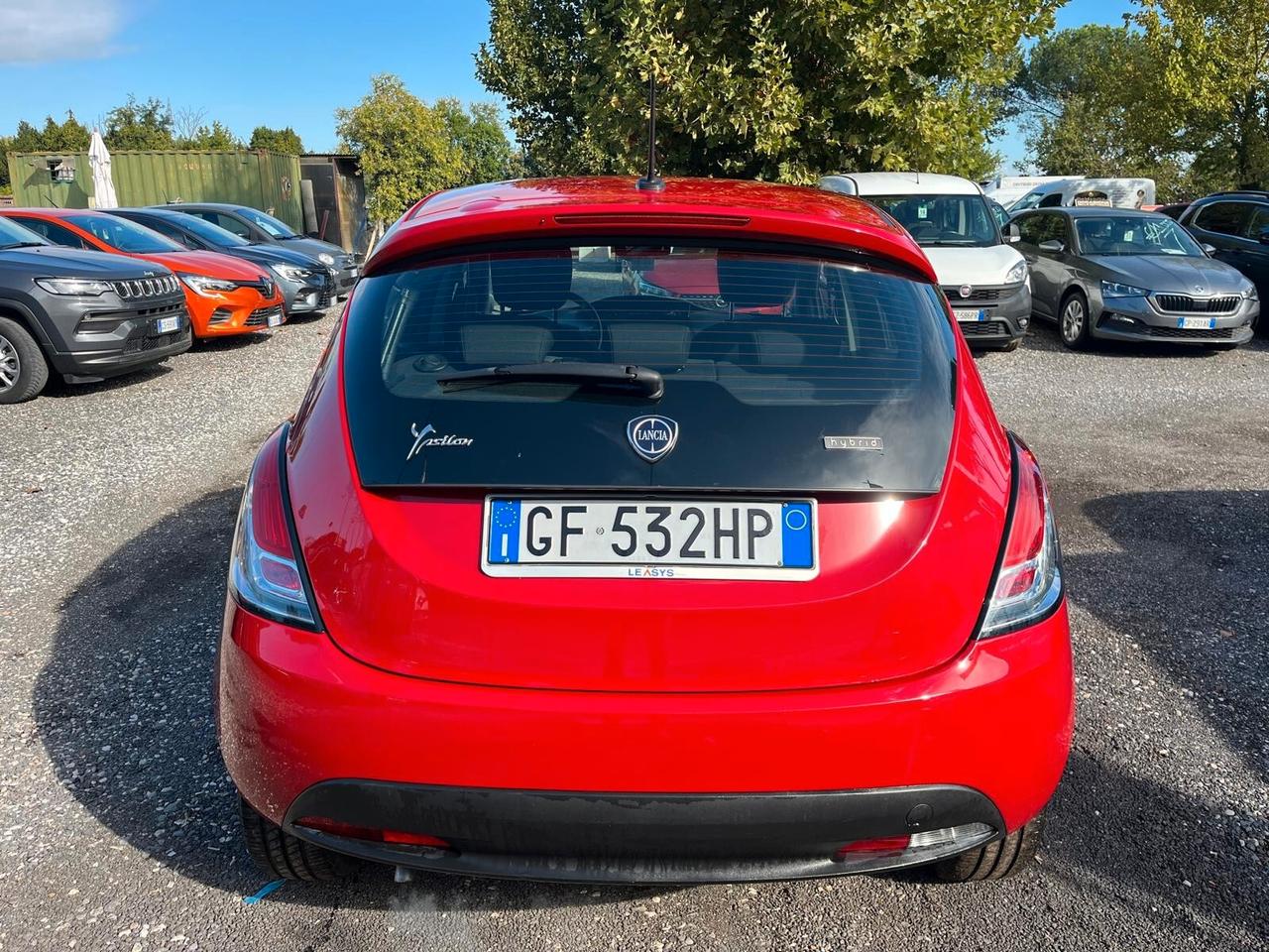 Lancia Ypsilon 1.0 FireFly 5 porte S&S Hybrid Ecochic Silver