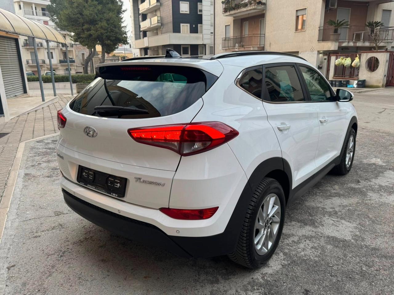 HYUNDAI TUCSON 1.7 CRDI 115 CV. TETTO APRIB.+NAVI