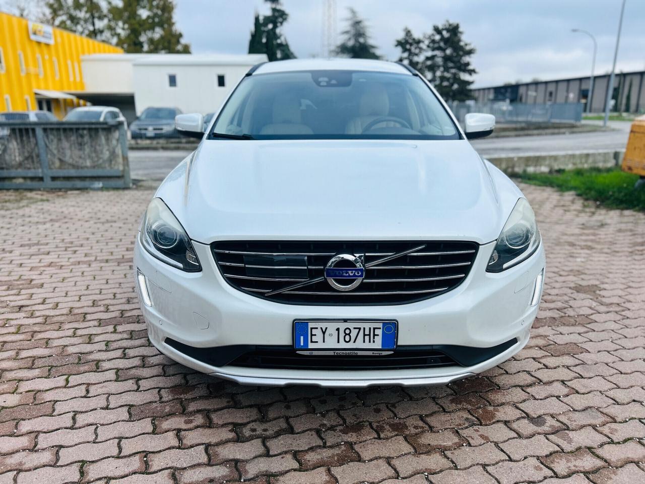 Volvo XC 60 XC60 D4 Geartronic R-design Momentum
