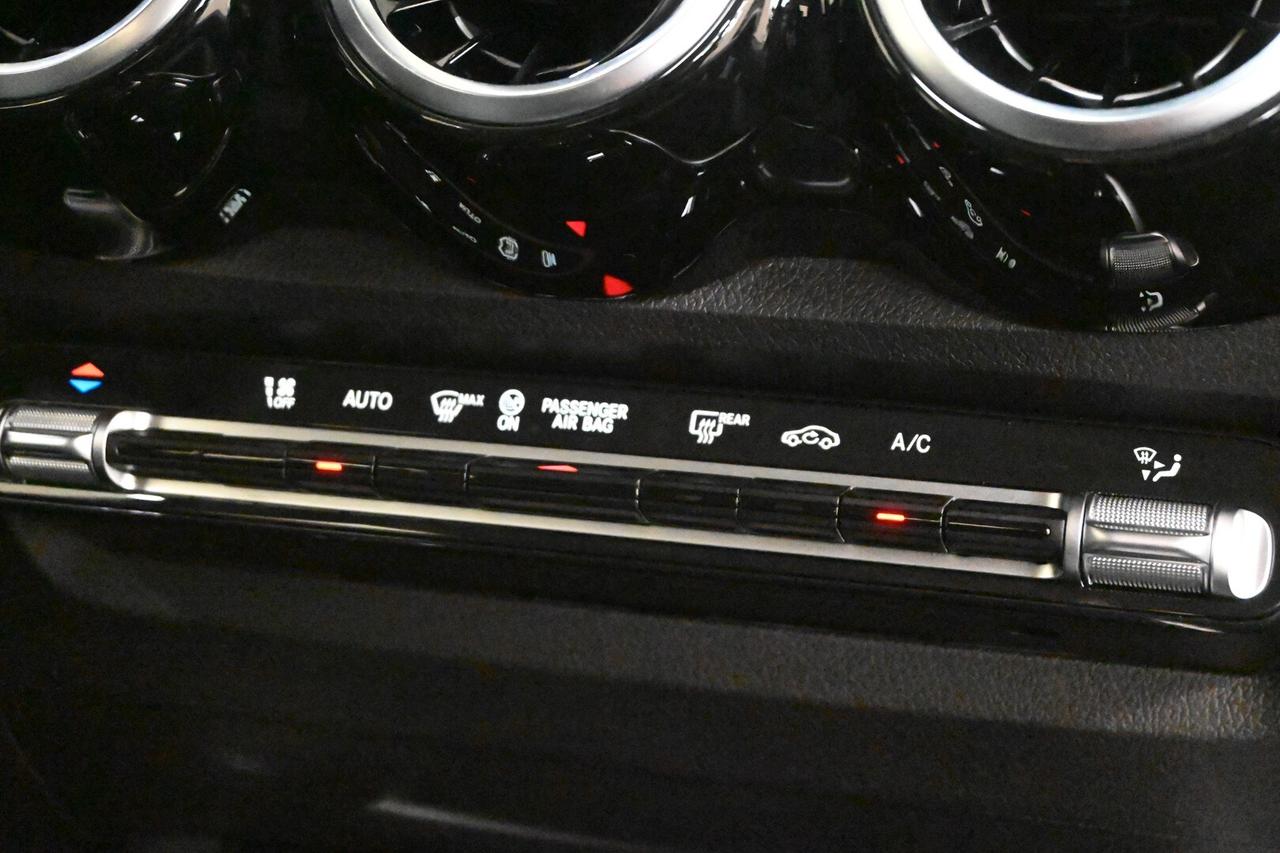 MERCEDES GLB (X247) GLB 180 d Automati...