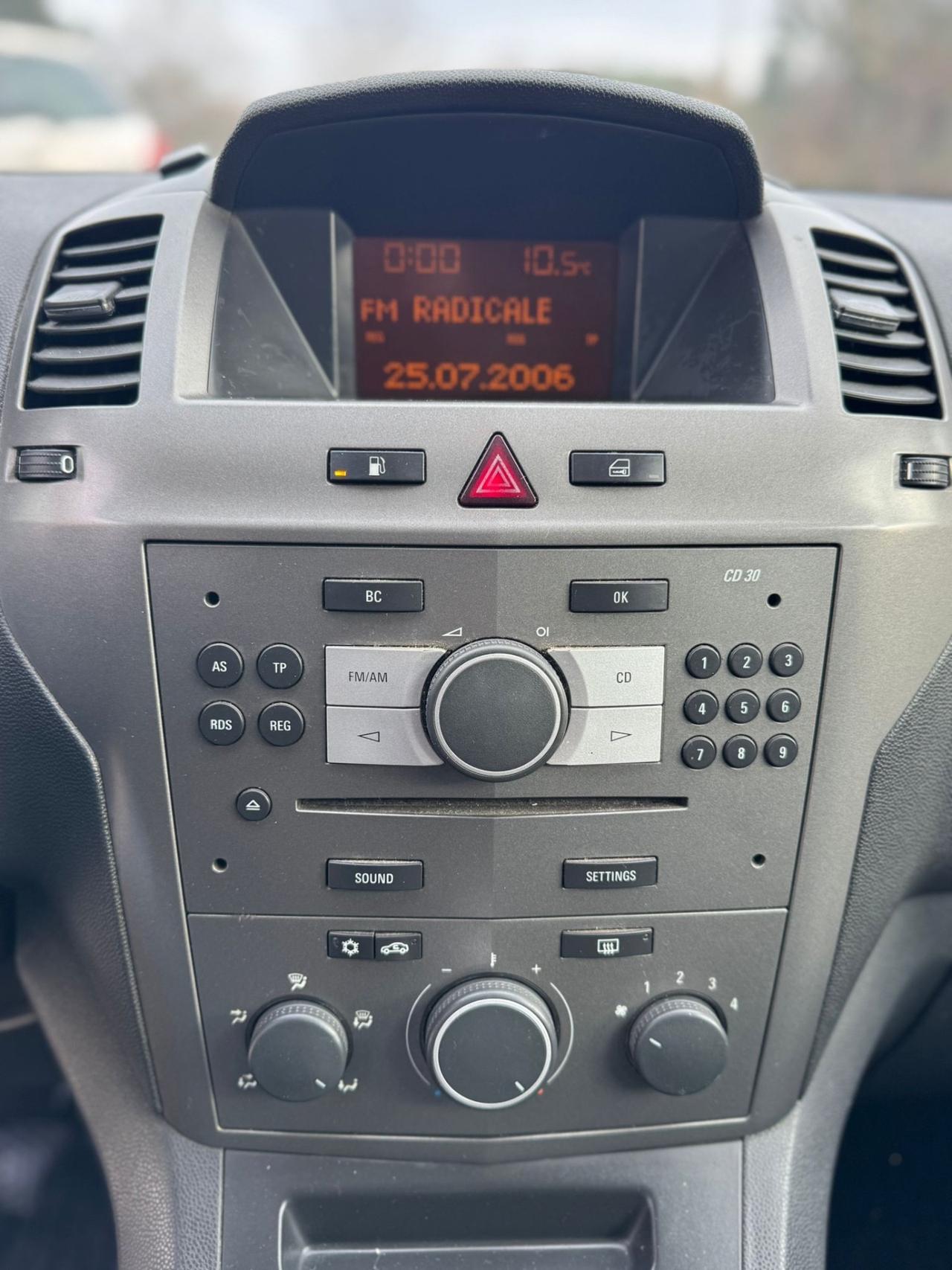 Opel Zafira 1.6 16V ecoM 94CV Cosmo