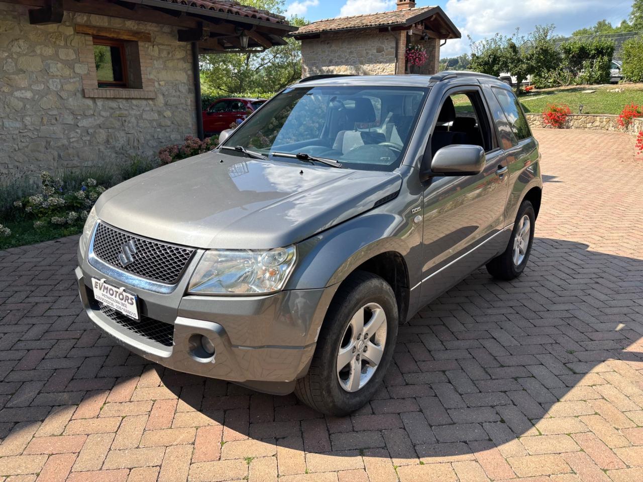 Suzuki Grand Vitara 1.9 DDiS 3 porte