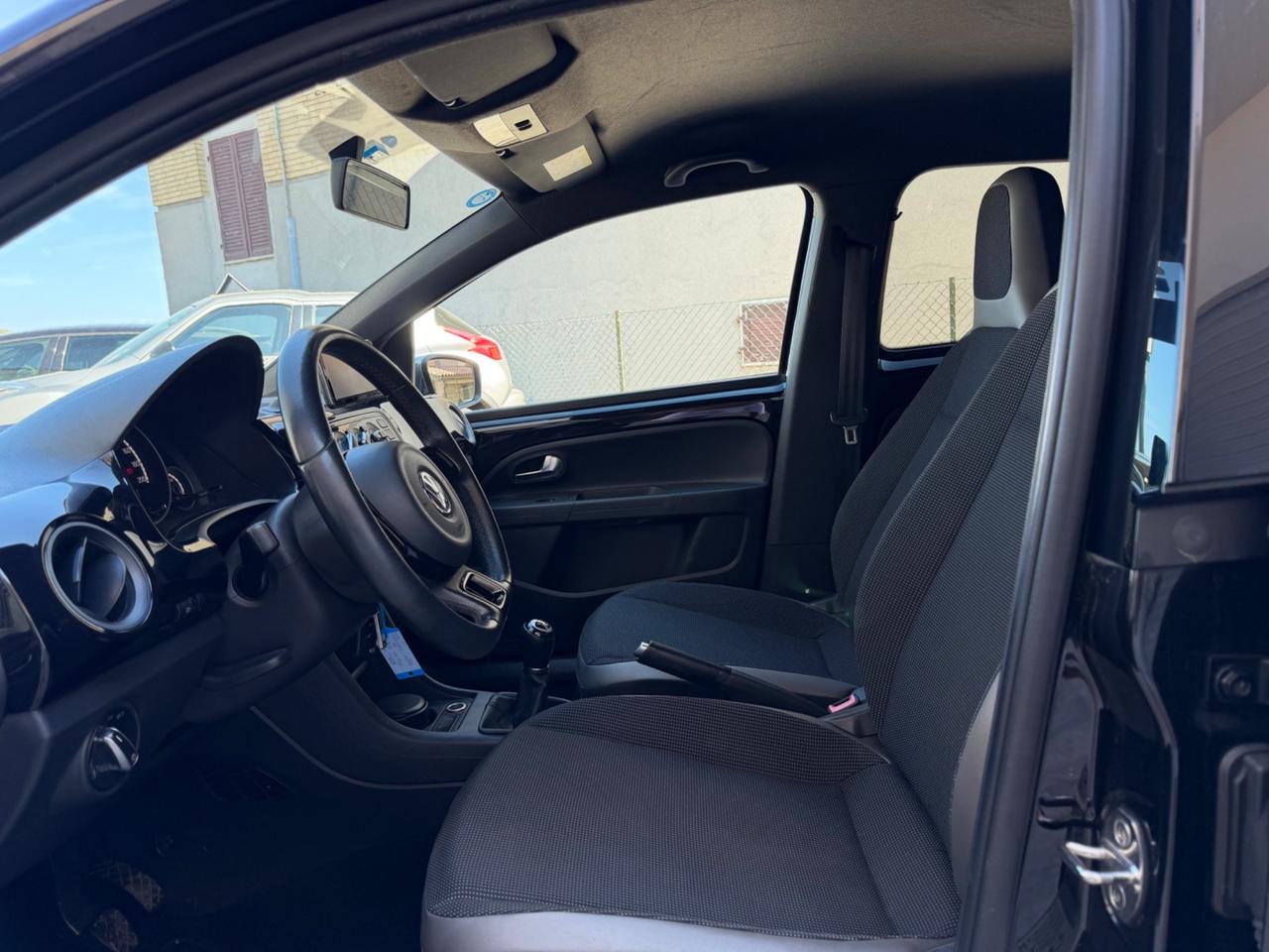 Volkswagen up! 1.0 METANO 2015