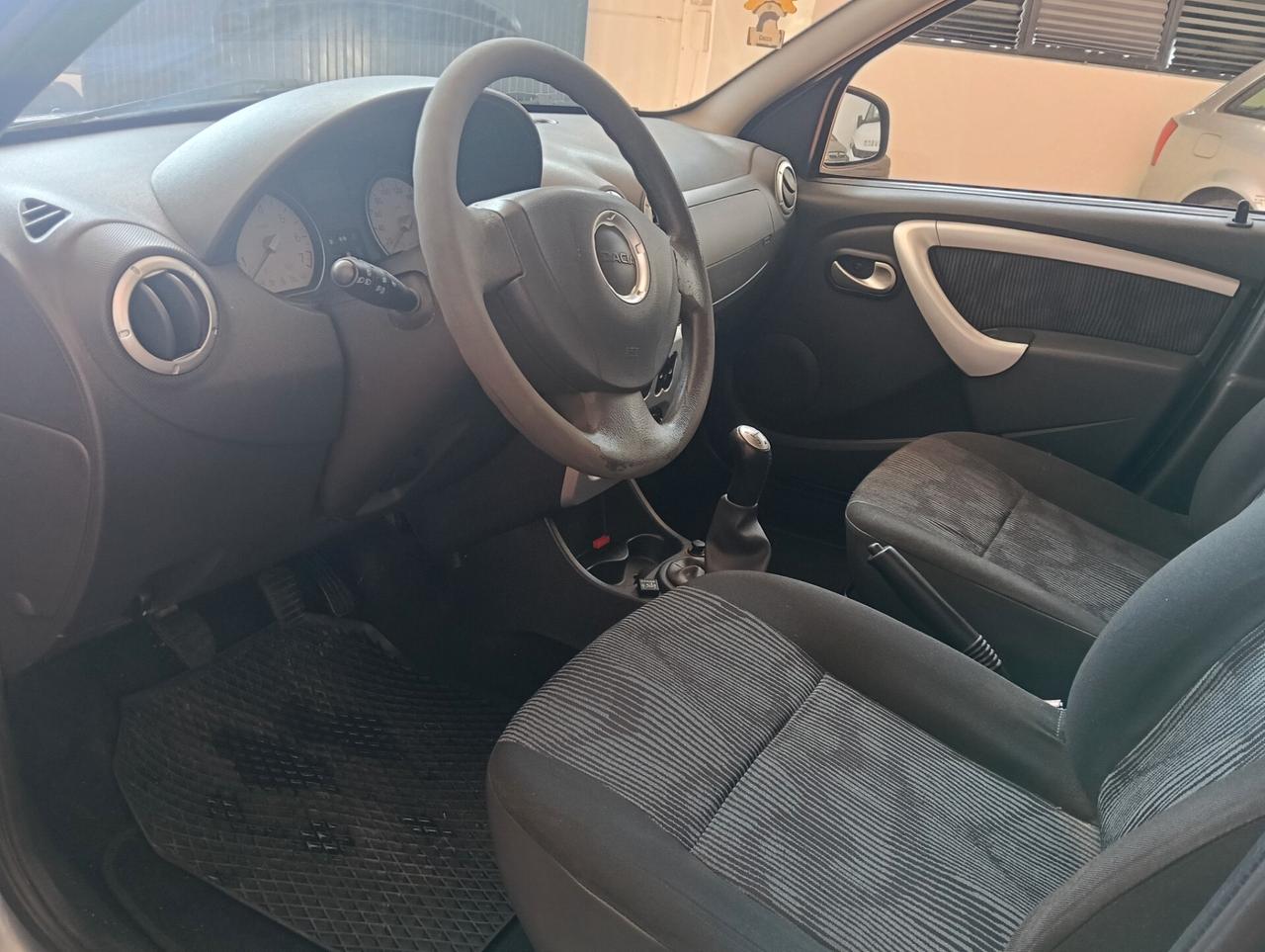 Dacia Sandero 1.4 8V GPL-per neopatentati -2009