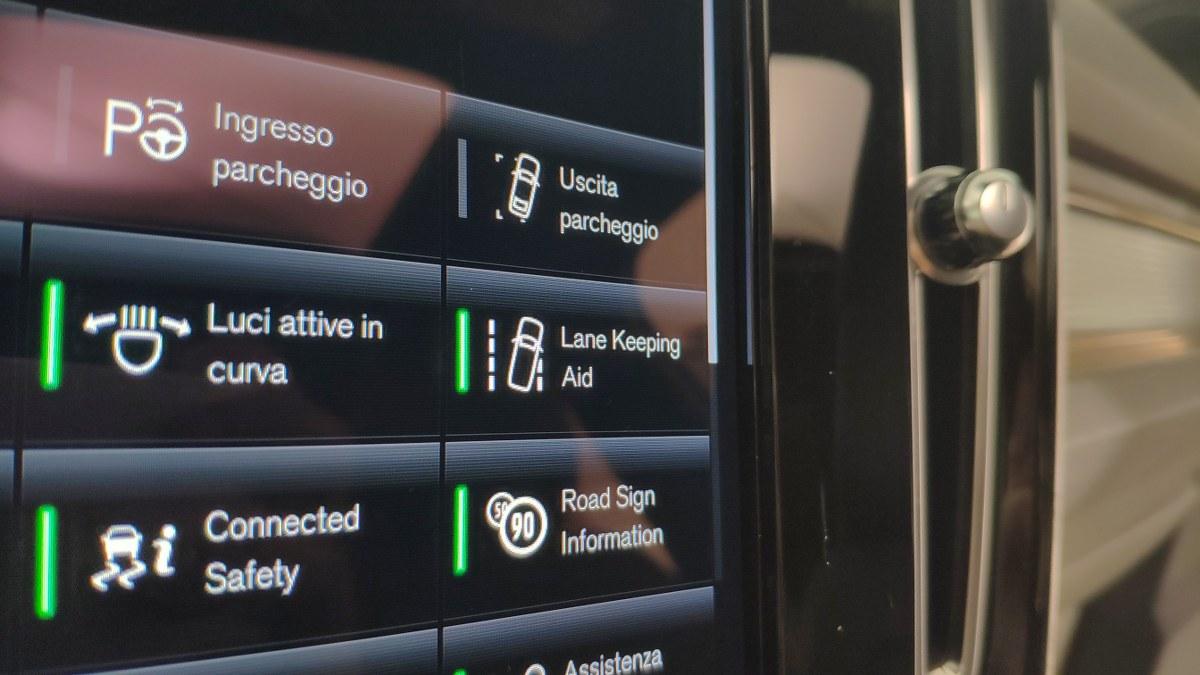 VOLVO Xc40 T4 Recharge Plug-In Hybrid R-Design