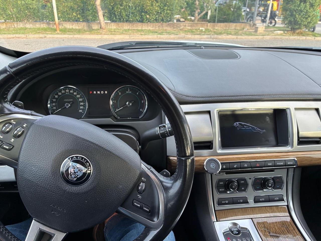Jaguar XF