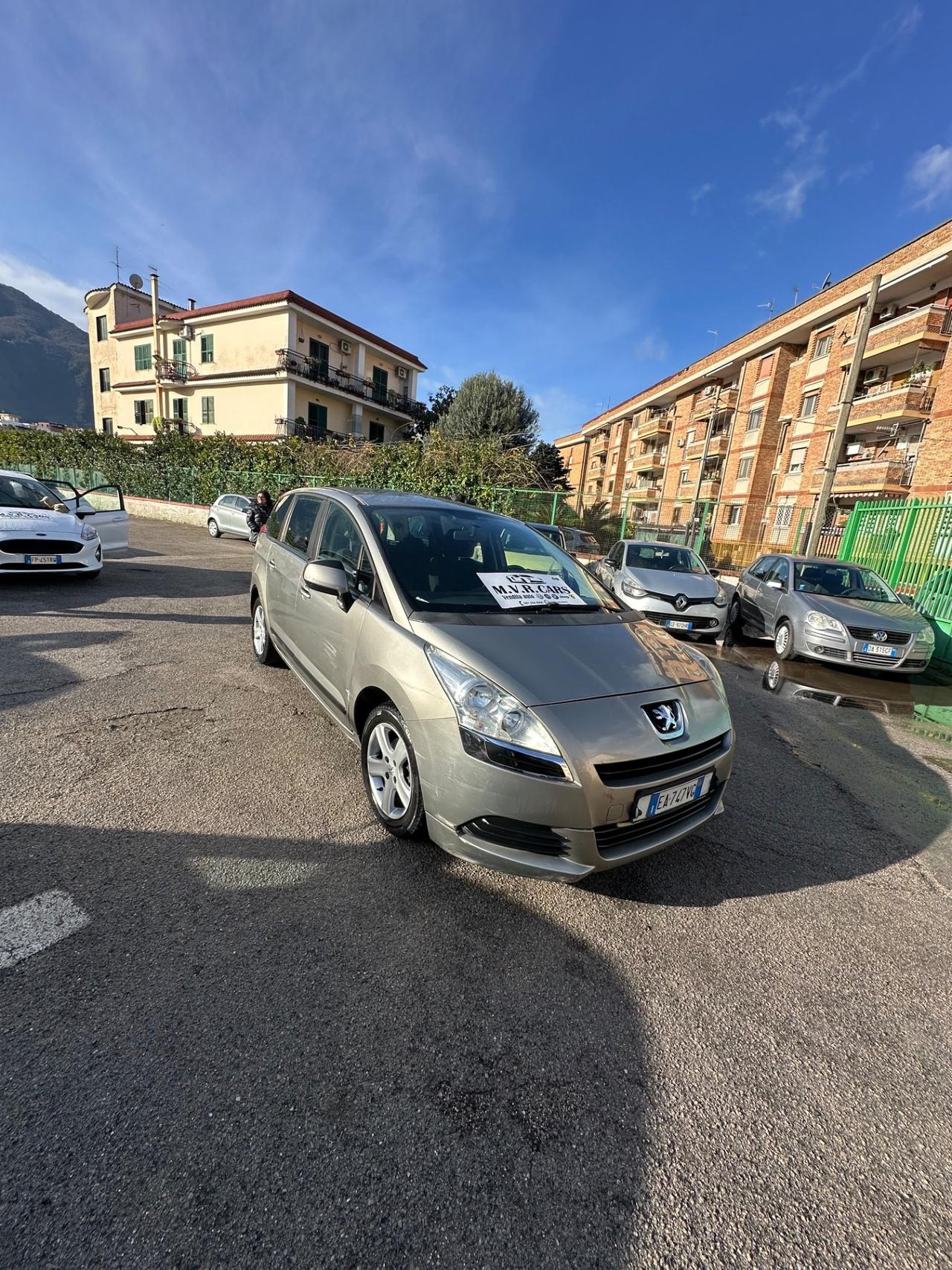 Peugeot 5008 1.6 HDi 110CV Féline