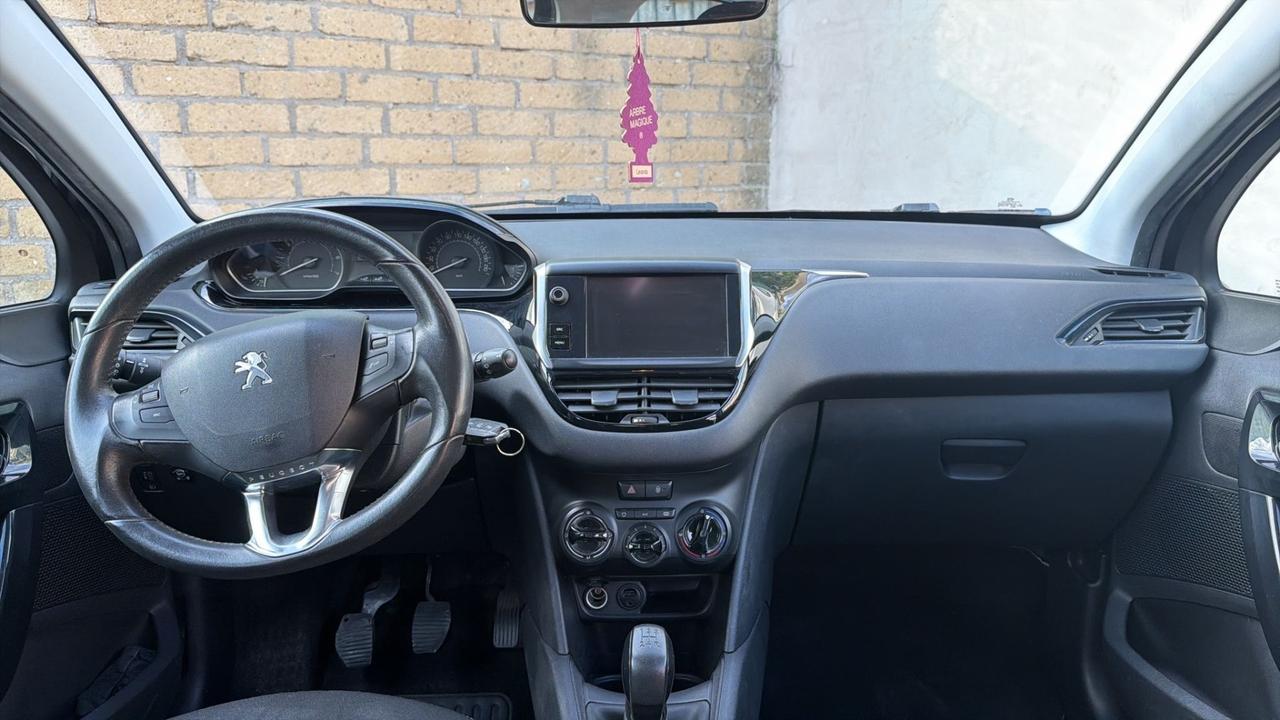 Peugeot 208 PureTech 82 5p. GPL Access