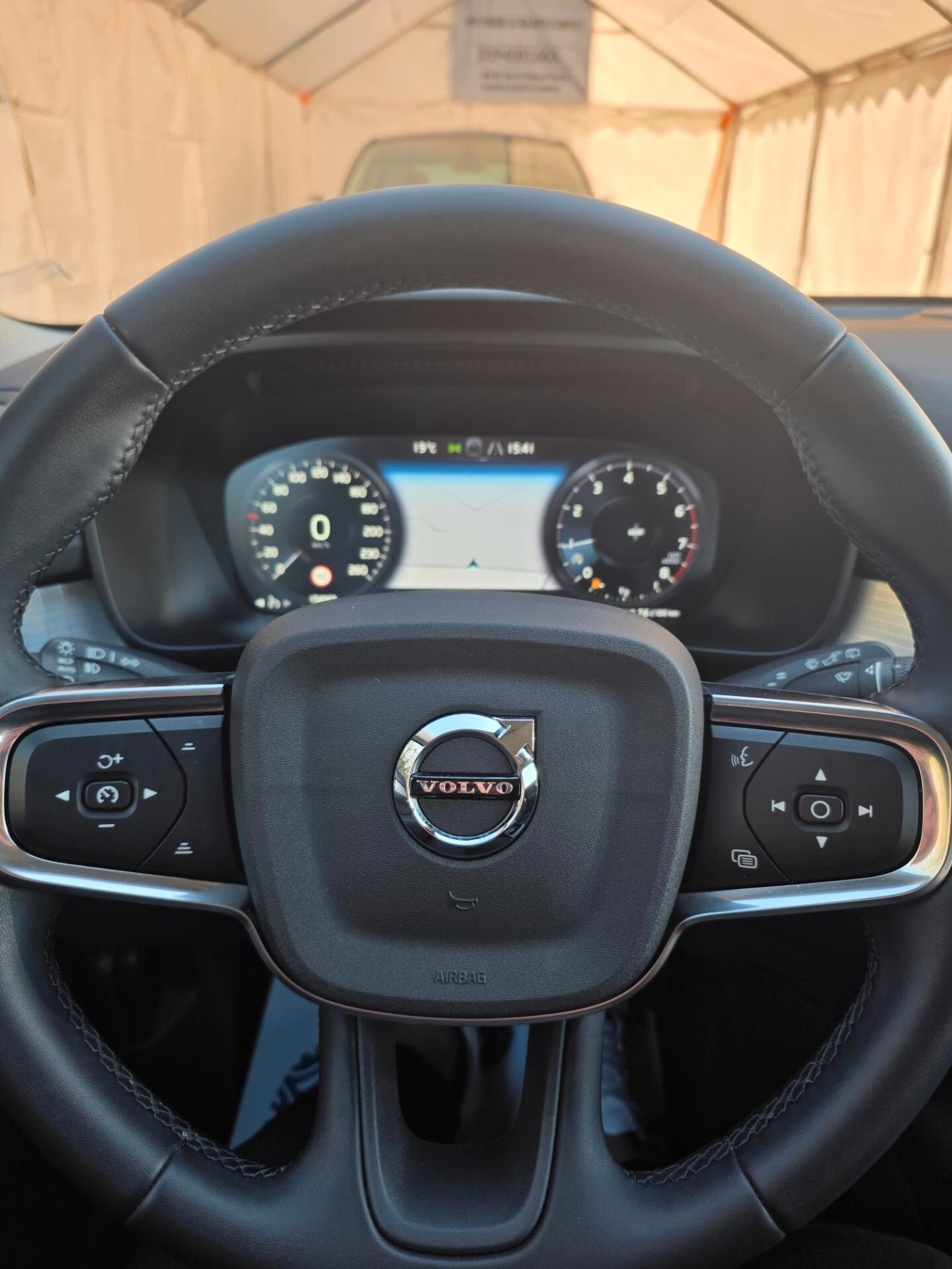 Volvo XC40 T2 Business FINANZIABILE