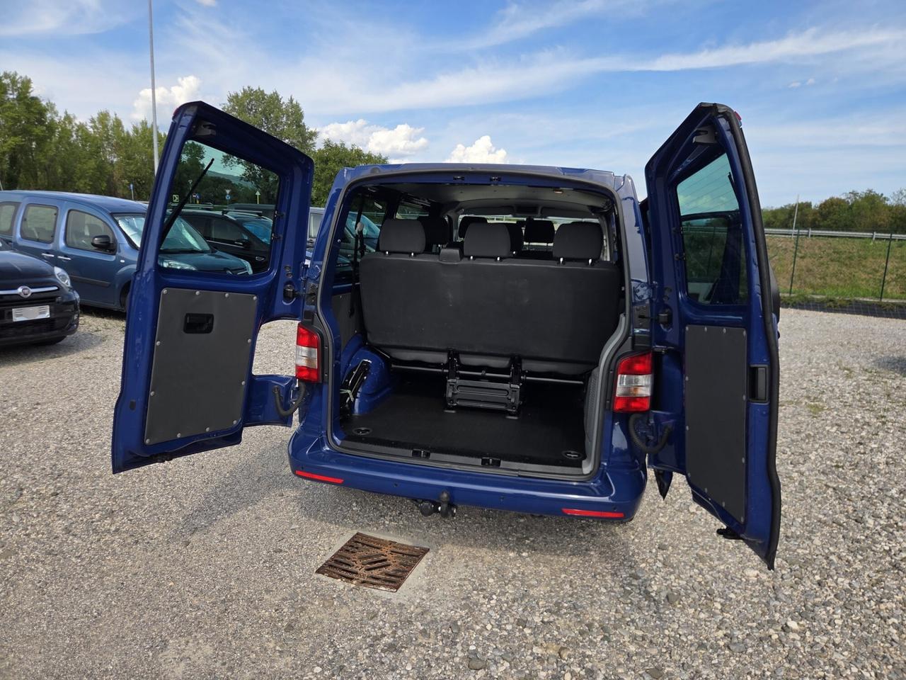 VENDIAMO VOLKSWAGEN T5 TRANSPORTER 9 POSTI 2.0TDI
