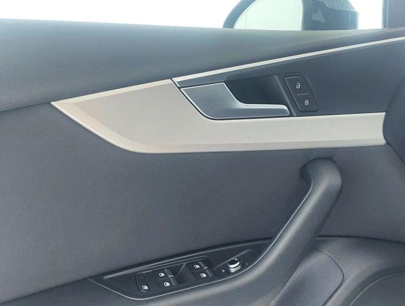 Audi A4 Avant 40 TDI quattro S tronic Business Advanced