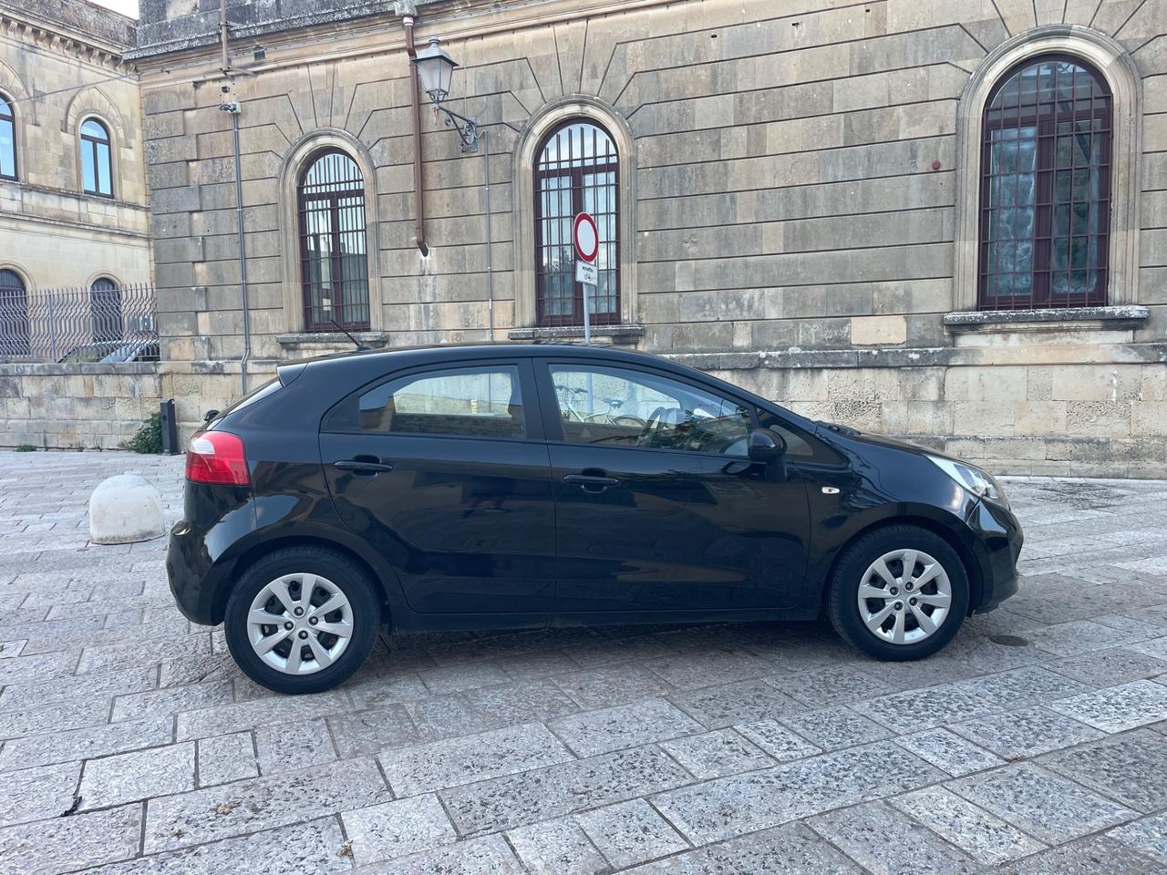 Kia Rio 1.1 CRDi WGT 5p. EX