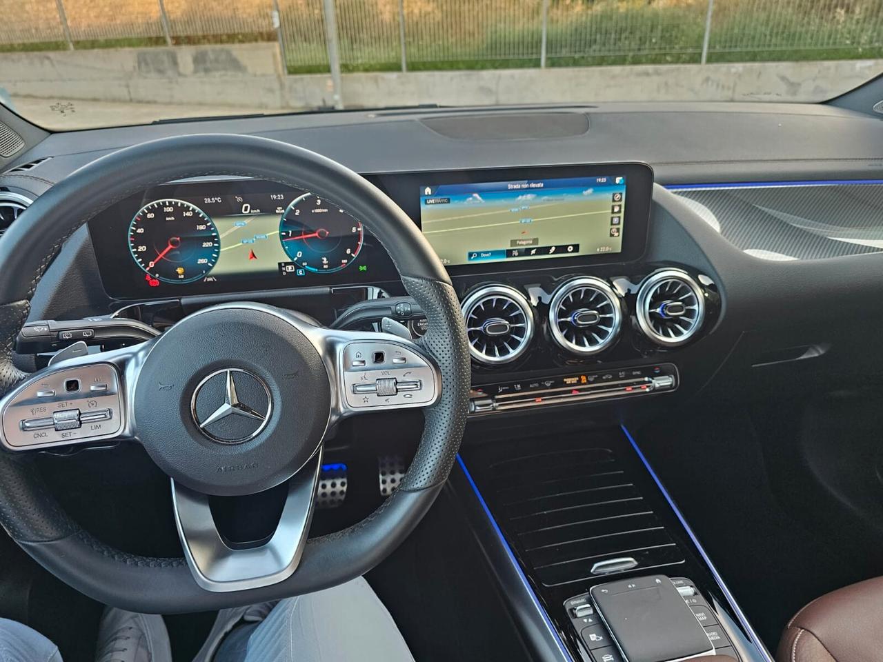 MERCEDES GLA 200D PREMIUM 11/2022