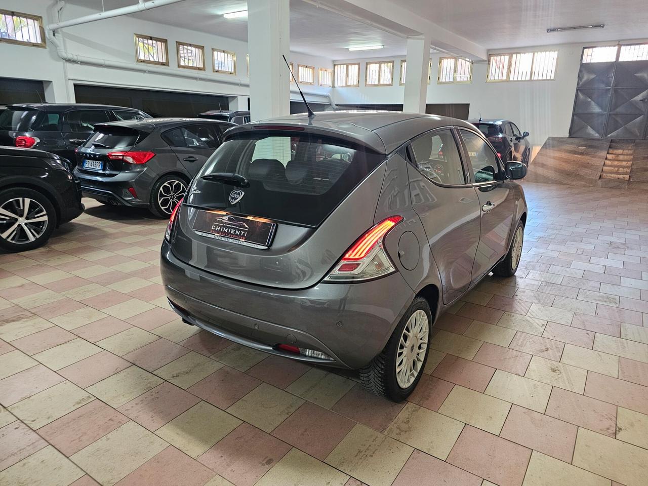 Lancia Ypsilon 1.2 69 CV 5 porte GPL Ecochic Gold