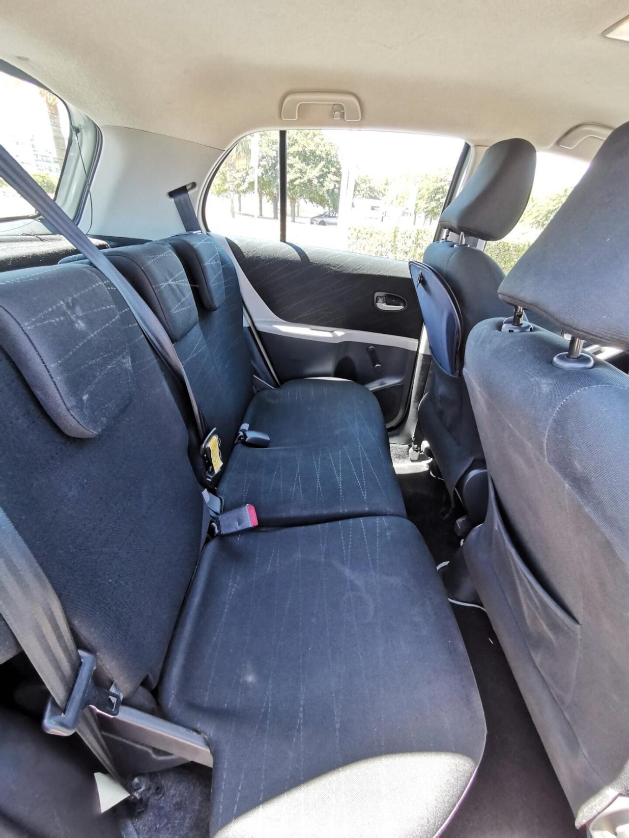 Toyota Yaris 1.3 5P. Sol solo km.97000