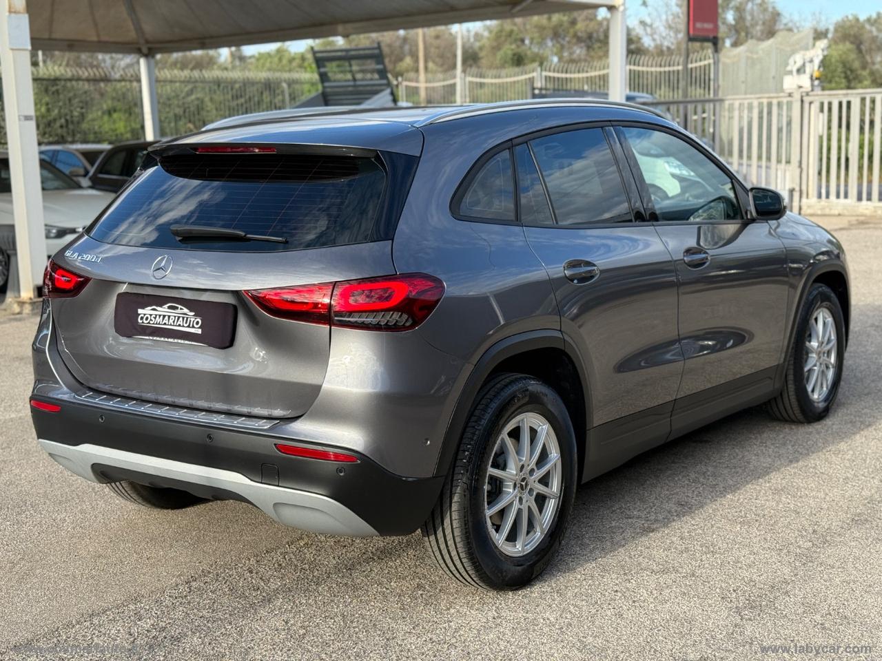 MERCEDES-BENZ GLA 200 d Automatic Business