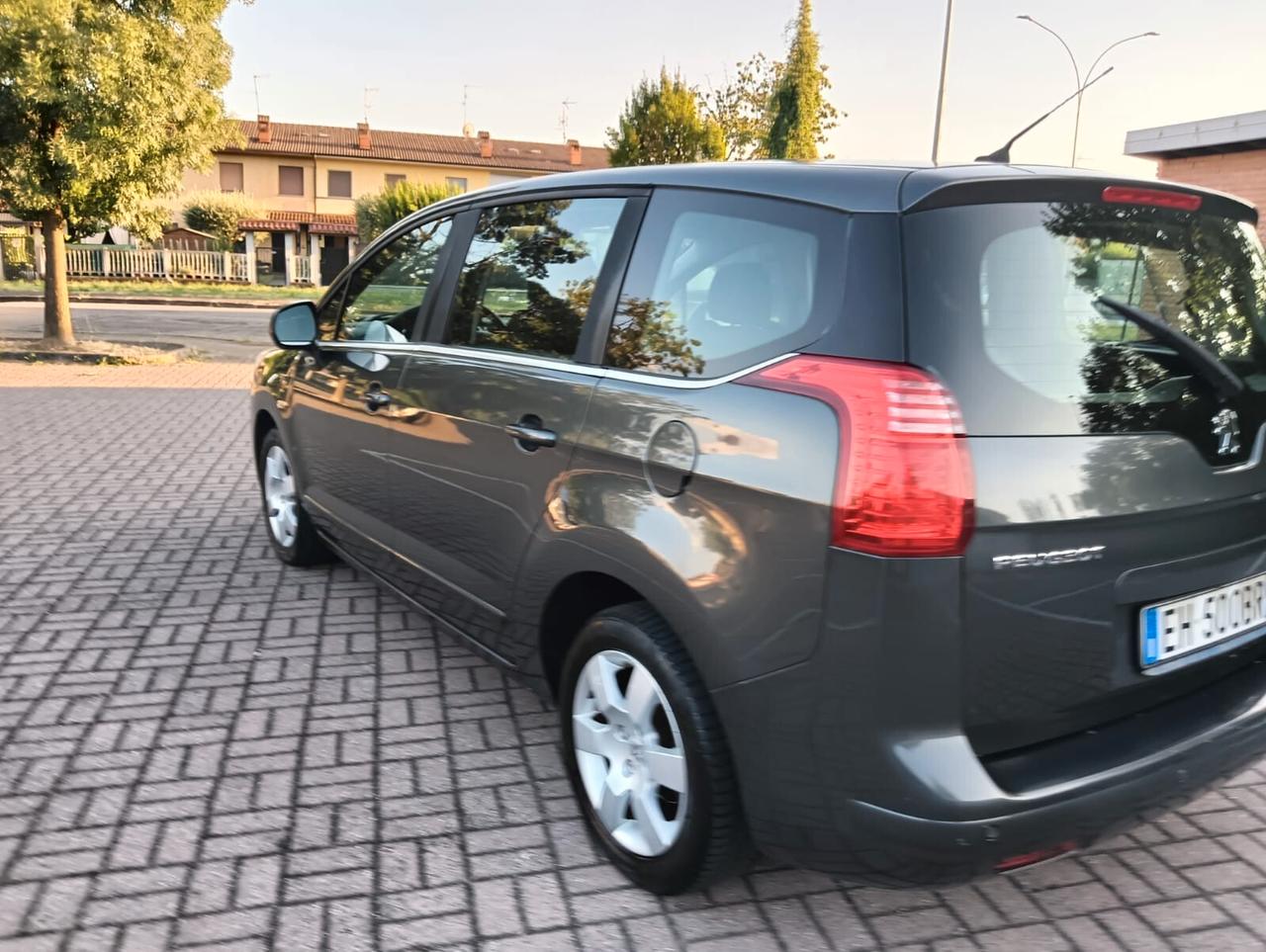 PEUGEOT 5008 1.6 VTI 120CV Family... 7 POSTTI .GPL VALIDO FINE DELL 2031... CELL 320 147 1147 WUATSAPP .CELL 3276540940 WUATSAPP..PREZZO 6200€ TRATABILLE