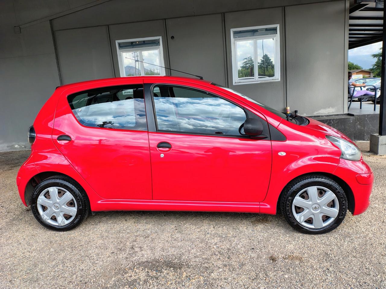 Toyota Aygo 1.0 12V VVT-i 5 porte Deep Ocean Connect