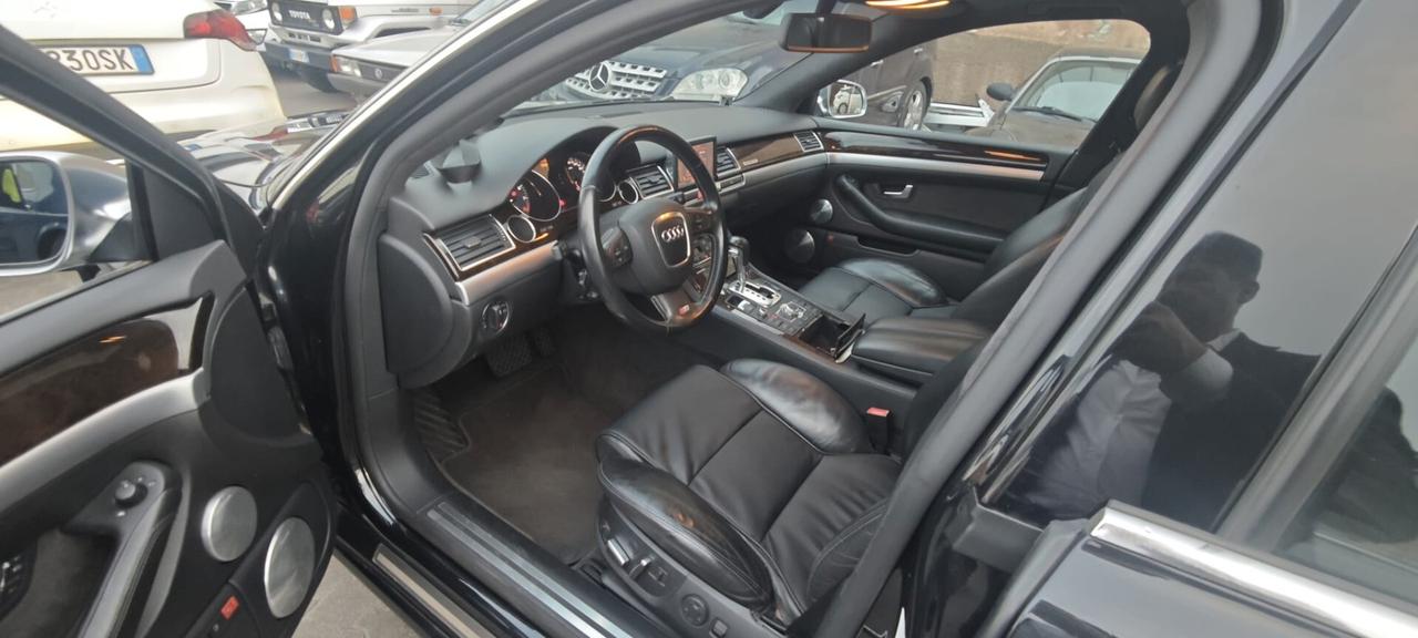 Audi A8 S8 5.2 V10 quattro tiptronic