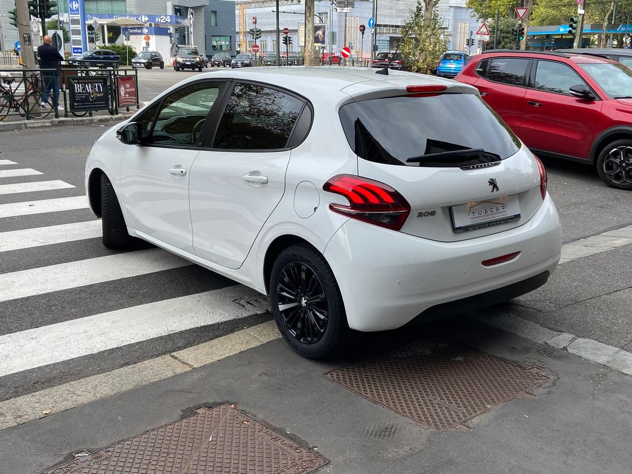 Peugeot 208 Black Line 1.2 PureTech 82 #50393