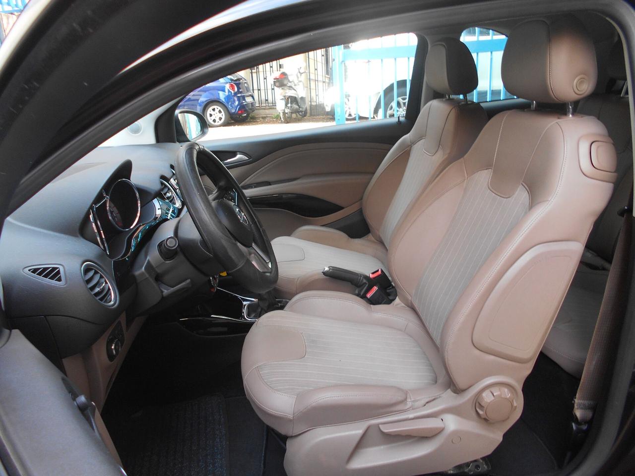 Opel Adam 1.4 87 CV Easytronic Slam