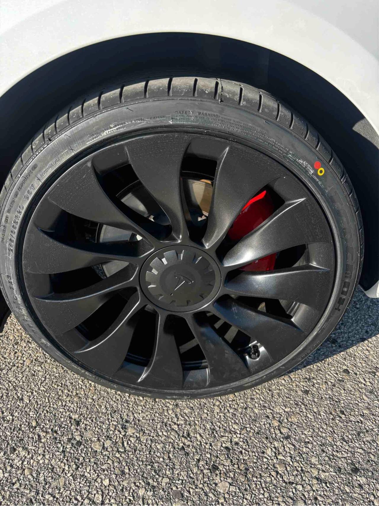 Tesla Model 3 Long Range AWD Performance Summon