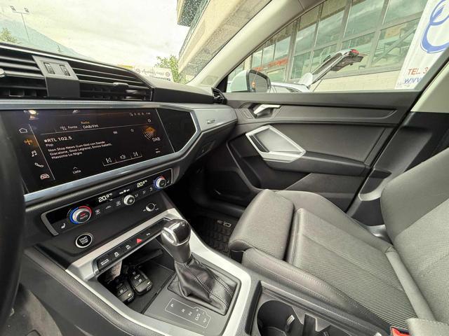 AUDI Q3 35 TFSI S line edition