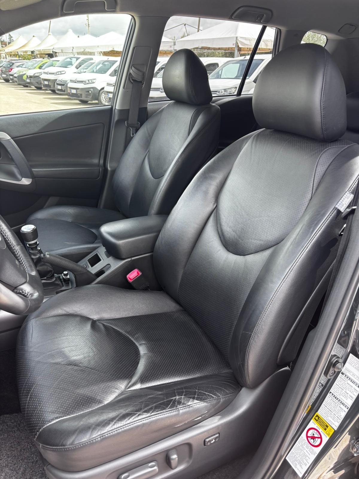 Toyota RAV 4 RAV4 2.2 D-4D 177 CV Luxury