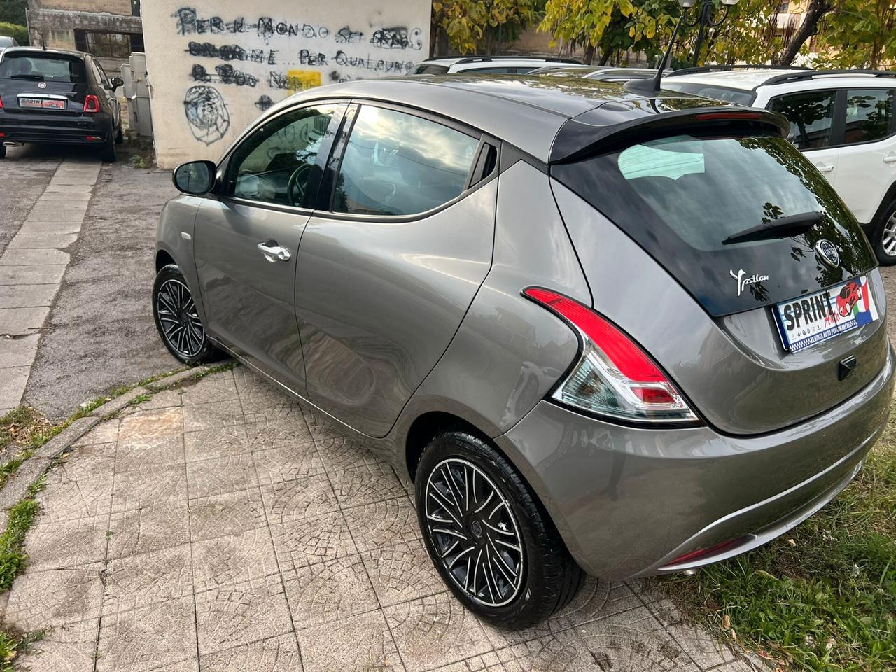 Lancia Ypsilon 1.0 FireFly 5 porte S&S Hybrid Ecochic Gold