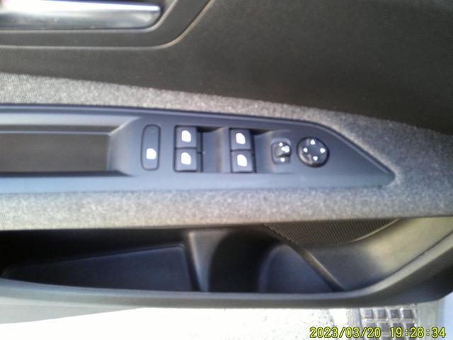 PEUGEOT 3008 BlueHDi 130 S&S Active Business