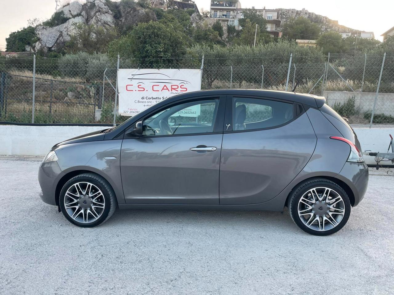 Lancia Ypsilon 1.2 69 CV PLATINUM