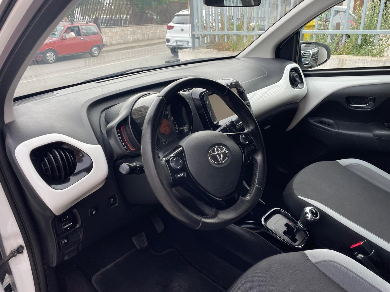 Toyota Aygo 1.0 VVT-i 69 CV 5 porte x-wave MMT